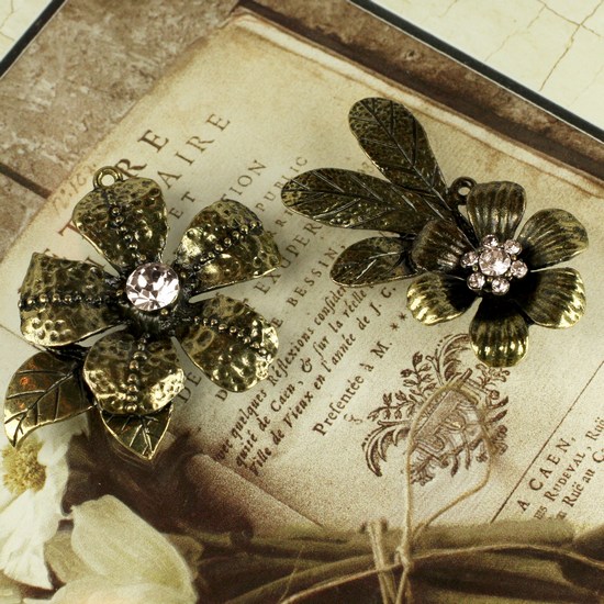 Prima Marketing Inc - Vintage Metal Flowers 2Pc